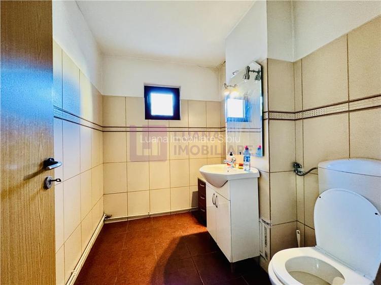 Spatiu comercial de inchiriat | Scoala de Inot  | 52  mp | acces din strada | - 7