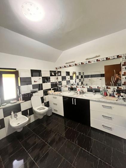 Casa si 4 Hale de Vanzare  cu 24 Ari I Suceava/Burdujeni I 430.000Euro - 2