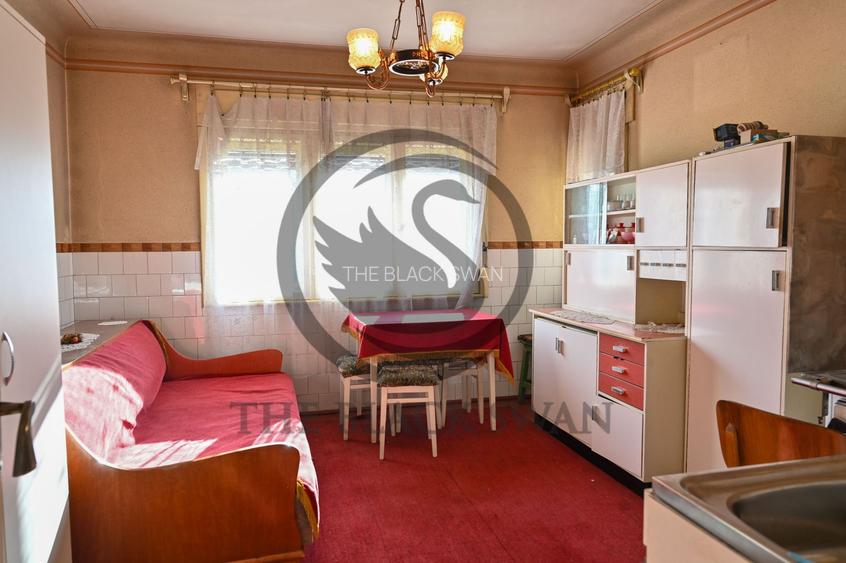 Casa cu 6 camere de vanzare | Zona Ultracentrala, Baicoi | Comision 0% - 17