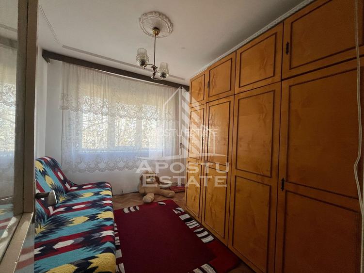 Apartament cu 3 camere, decomandat, situat in zona Sagului - 3