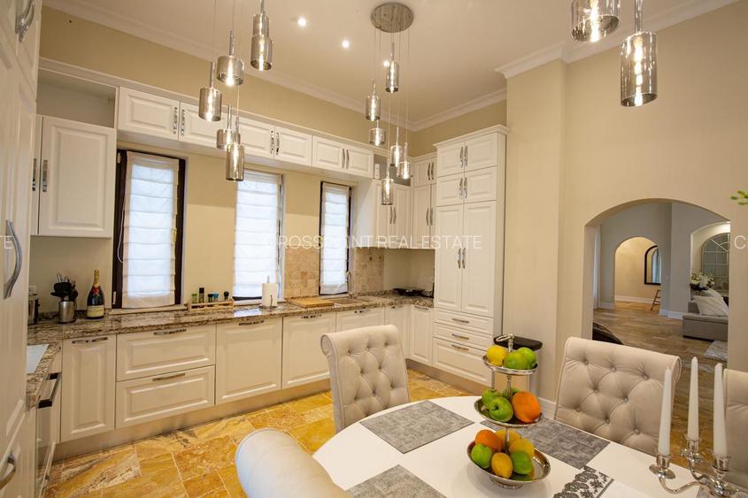 Vila elegantă cu piscină și curte spectaculoasă! - 16