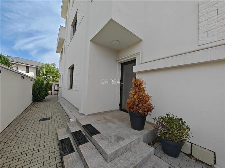 Etaj de vanzare in vila - 2 locuri de parcare incluse - 18