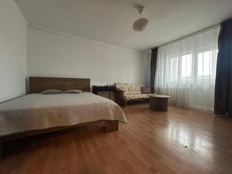 390euro-Studio 42mp -Unirii-OctavianGoga - 5