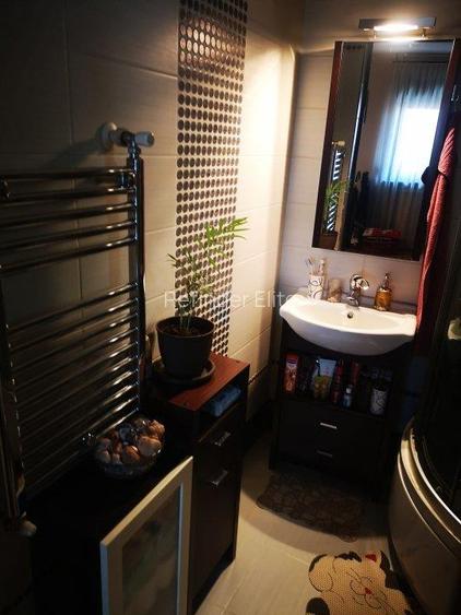 Vanzare casa P+E+M | Calea Calarasilor - Matei Voievod | curte comuna | - 5