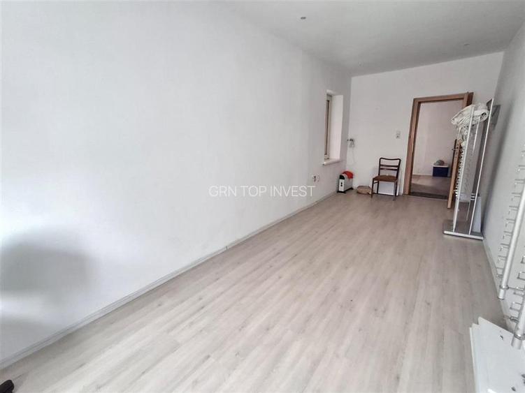 Casa cu doua apartamente garaj pivnita in Cisnadie - 12