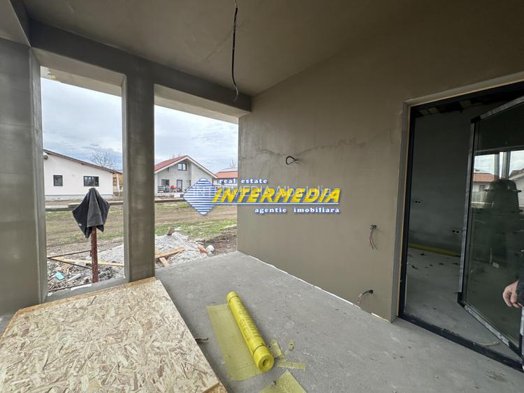 Vanzare Casa Noua 4 camere 2 Bai Terasa 120 mp cu 425 mp Teren Finisata la cheie - 8
