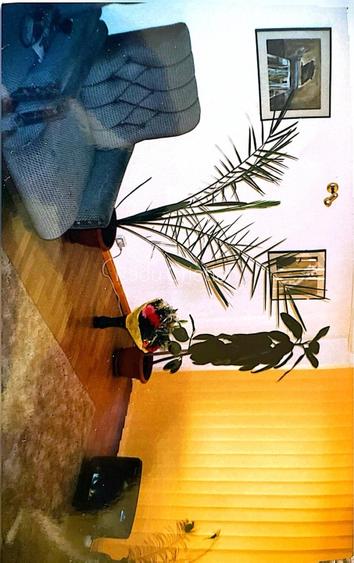 Vând apartament 4 camere initial,transformat in 3 camere cu living marit,84 mp u - 2