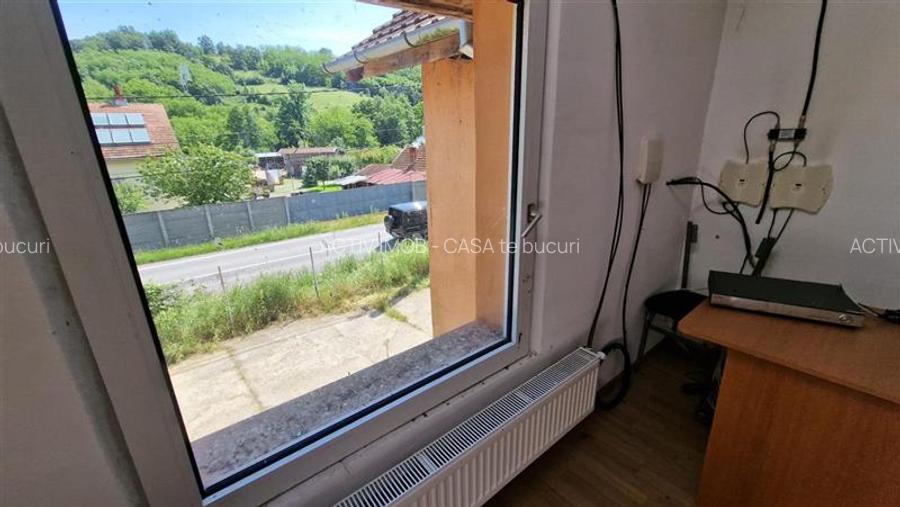 Farliug Servis Auto 65 000 euro,Corp camere 45 000 euro.Comision ZERO Cumparator - 15