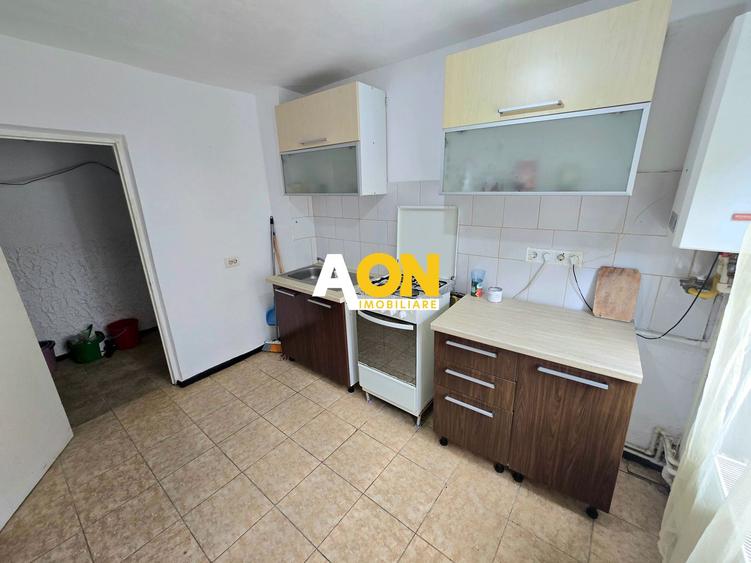 Apartament cu 2 Camere, Etaj 1, Zona Cetate