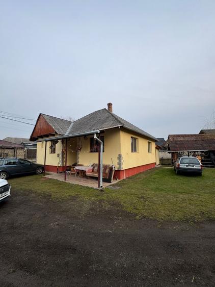 Casă 100 mp în Satul Nou de Sus, 8 ari, garaj
