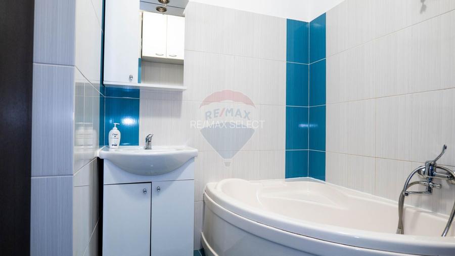 Dobroesti - vanzare apartament 3 camere, strada Marului - 14