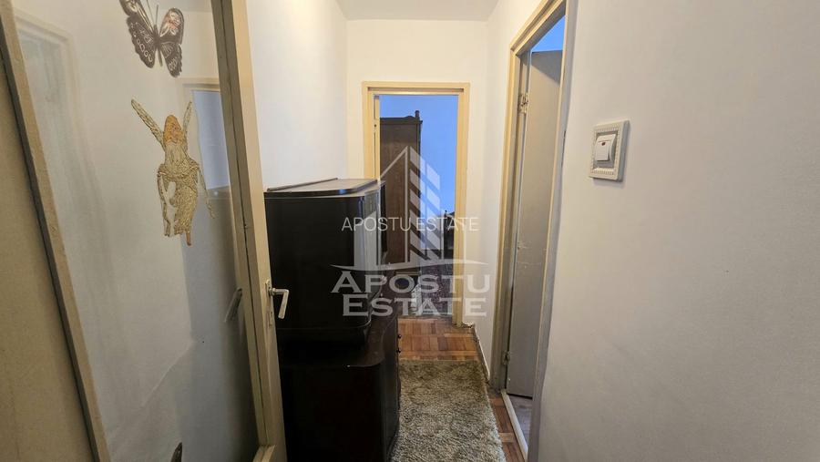 Apartament cu 4 camere, etaj intermediar, zona Dacia - 9