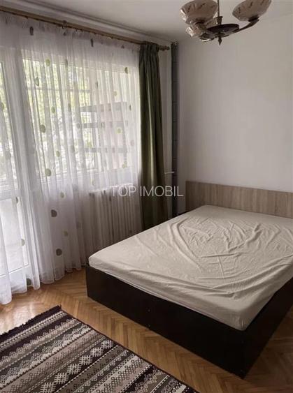Apartament 3 camere semidecomandat- Podu Ros - 2