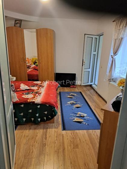 Casă 4 dormitoare – 171 m², teren 212 m², renovată complet, panouri fotovoltaice - 12