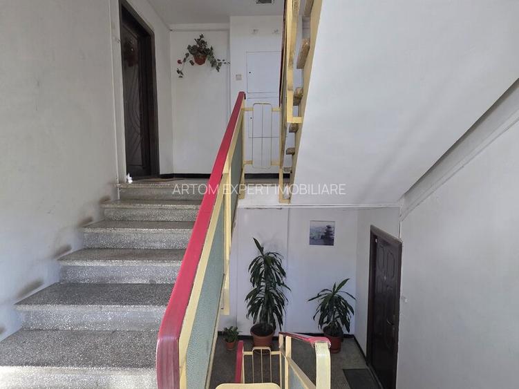 Titan/str.Codrii Neamtului,loc de parcare si boxa la subsol - 9