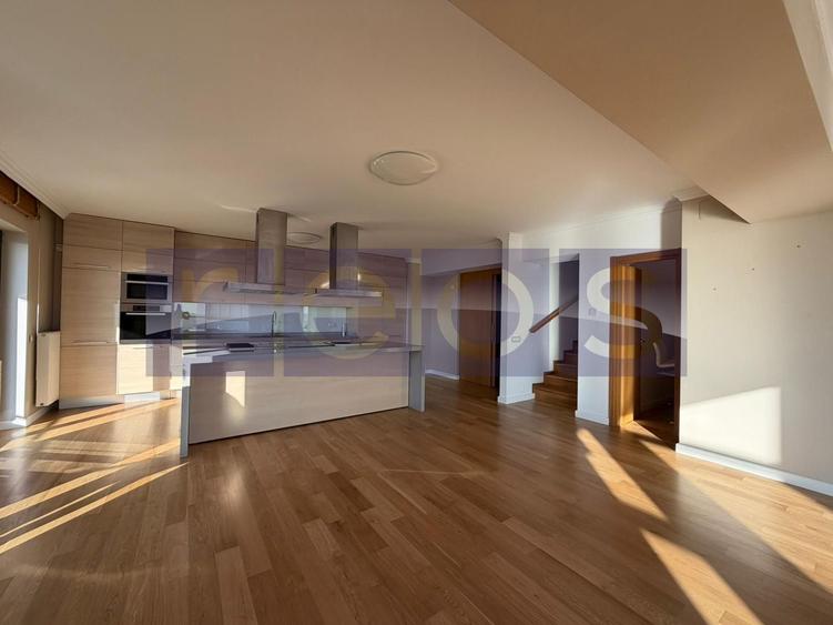 Vanzare penthouse cu view spectaculos in Complex Upground - 23