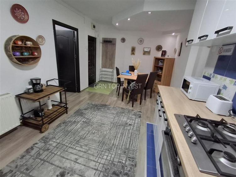 Apartament 3 camere decomandat balcon pivnita zona Vasile Aaron - 12