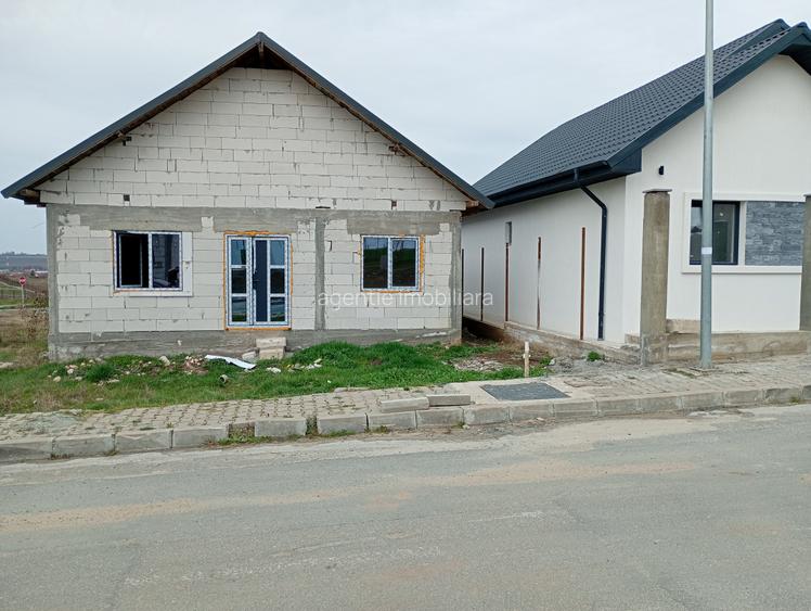 Exclusiv -Casa Valu lui Traian La roșu & termopane - 3