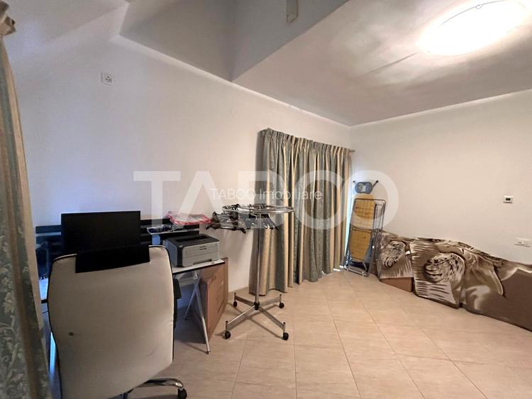 Casa de vanzare cu 5 camere 2 balcoane garaj incalzit 2 bai in Sibiu - 31