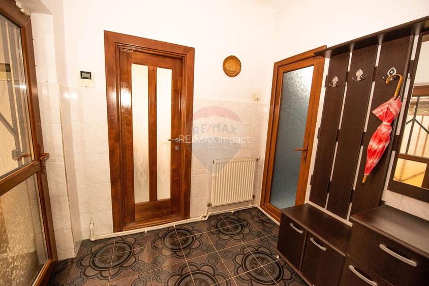 Casa de vanzare 240 mp utili , 6 camere,  teren 1000 mp, Calarasi - 42