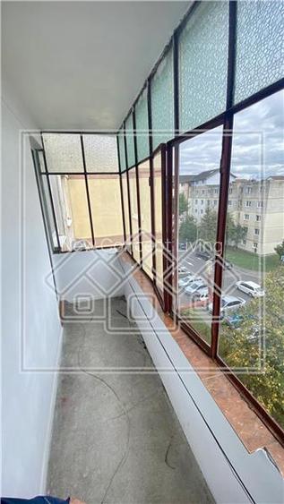 Apartament de vanzare in Sibiu - 2 camere si balcon - zona buna - 8