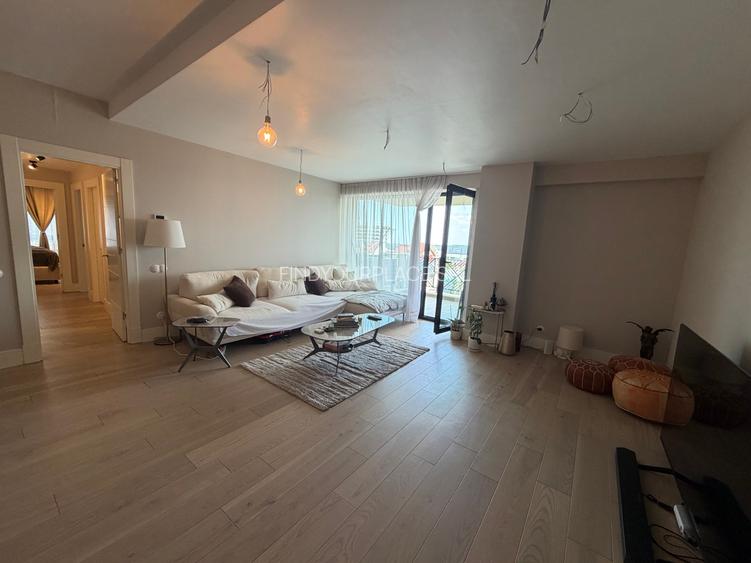 Apartament în Triana Residence,piscină exterioară,parcare valabilă,COMISION0 - 2