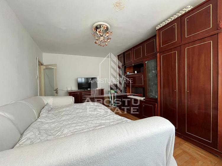 Apartament cu 2 camere, decomandat, zona Lipovei - 1