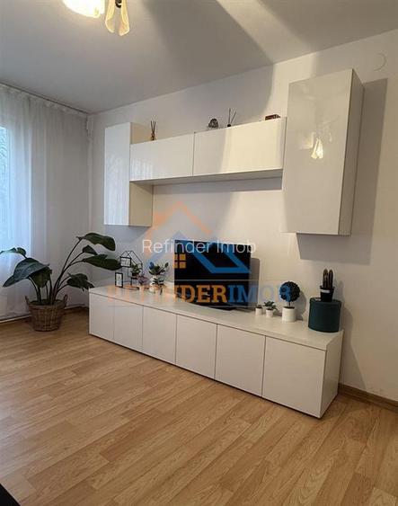 Apartament de vanzare cu 3 camere, zona Titan - 3