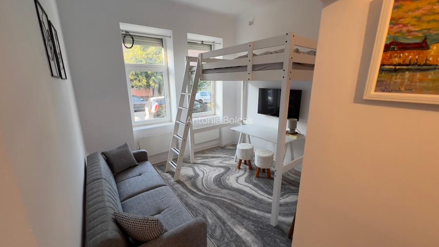 Studio mobilat și utilat | Parcare inclusă | Vedere stradală | Grădină  - 2