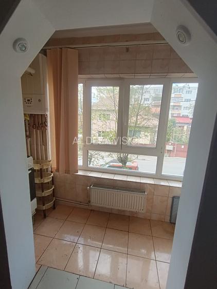 Apartament 2 camere, de vânzare,  Între Lacuri, decomandat, str. Jiului,  etj 1 - 3