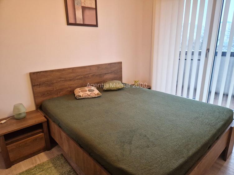 Lânga cladirea birouri VOX-TORONTAL - 13