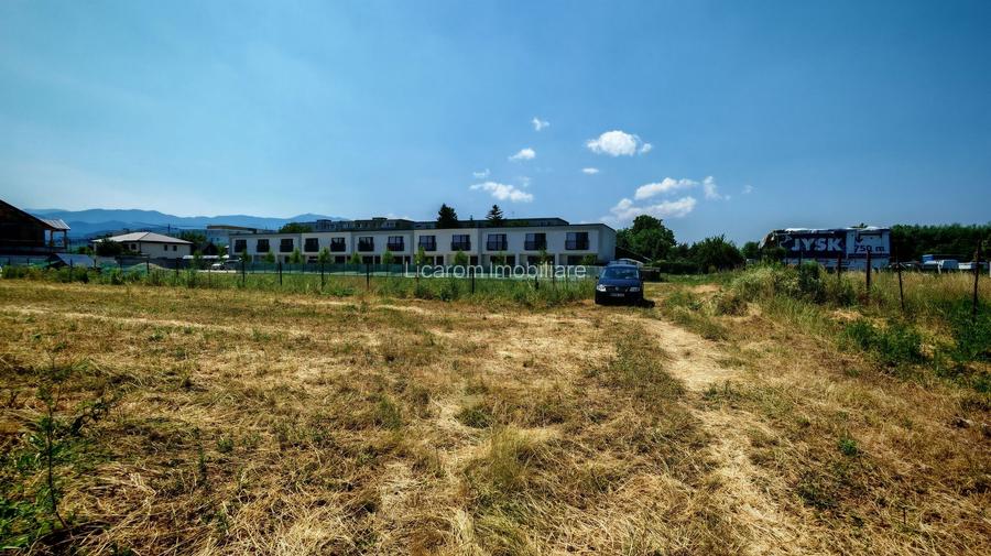 BARTOLOMEU,intravilan,intre case,suprafata de 774 mp,constructii P+2 - 15