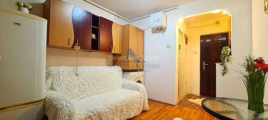 Garsoniera mica si cocheta \ Sibiu \ Vasile Aaron - 2