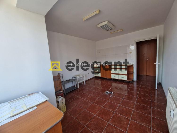 Pretabil birouri! 2 camere, 50 mp, etaj 1, Calea Bucuresti-Stomatologie  - 4