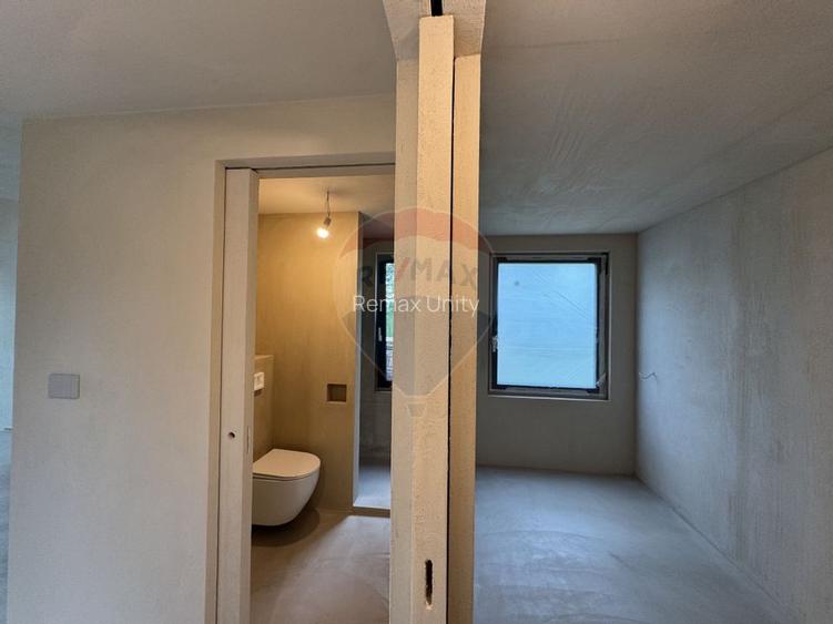 Doua case la munte, cu vedere superba, localizate in Poiana Marului - 17