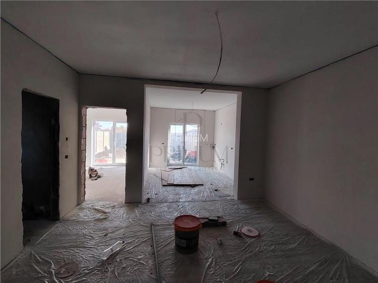 Duplex pe parter - 4 camere - zona buna - suprafete generoase - 7