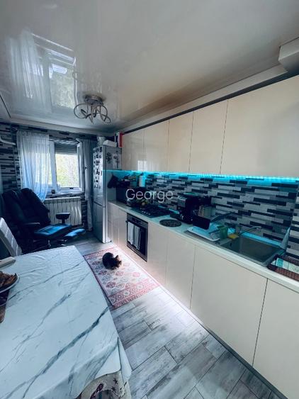 Apartament 3 camere decomandat vis a vis de hotel zodiac  - 9