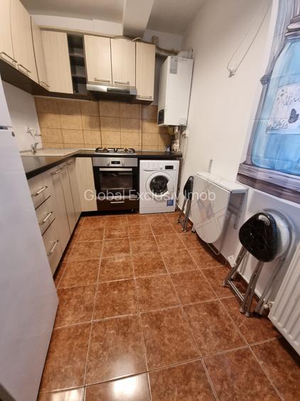 Garsoniera dec la 1 minut de metrou Dimitrie Leonida, loc parcare, libera - 2