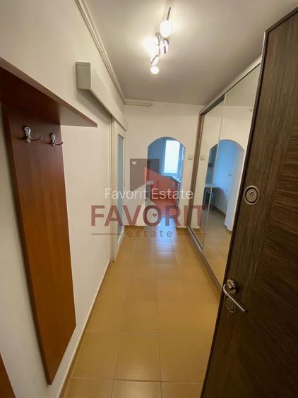 Etaj intermediar. Mobilat si utilat. Cu centrala proprie - 8