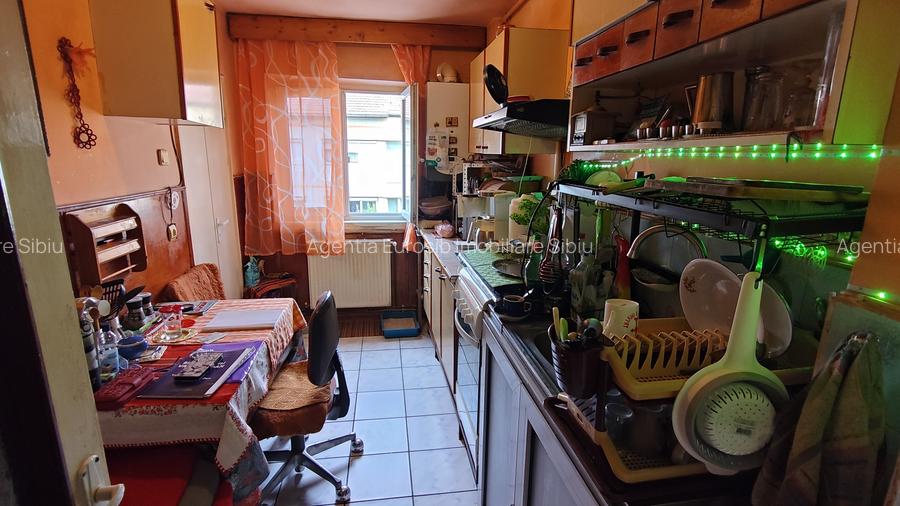 Apartament 3 camere decomandate 2 bai in Sibiu Ciresica - 5