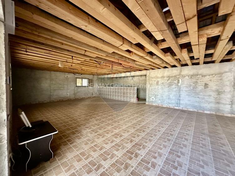 Casa sau Spatiu Dumbraveni langa DN E85 - 11