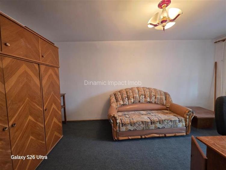 Garsonieră de vanzare decomandată strada Octavian Goga cartierul Traco - 2