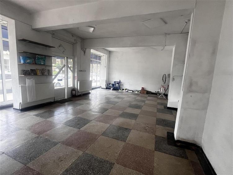 Spatiu comercial de 120 mp in Plopeni, zona cu vad . - 10