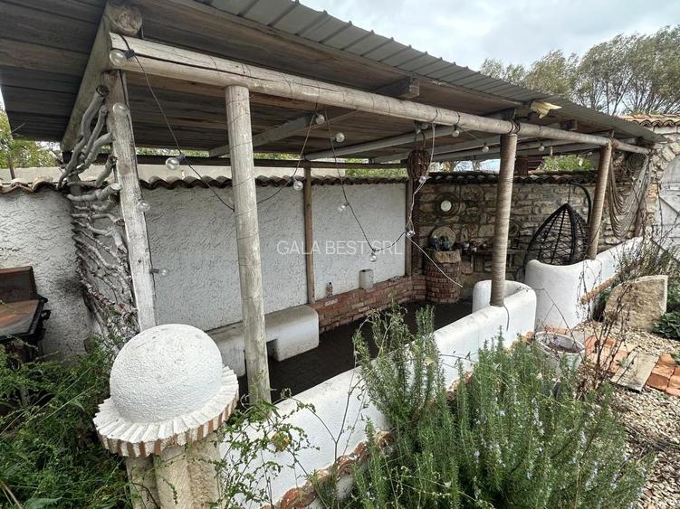 2 Mai - la 4 minute de plaja - pensiune 8 camere, finalizata 60% - 10