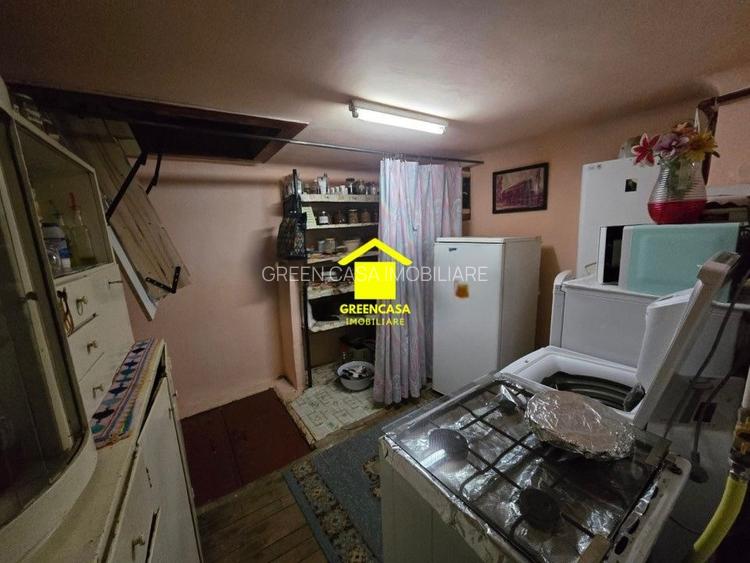 Casa de vanzare cu 2 camere si curte generoasa in zona Gruia - 6