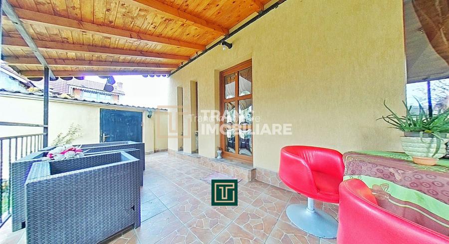 Casă impresionantă cu 15 camere, teren generos, piscină in Fantanele, Arad - 2