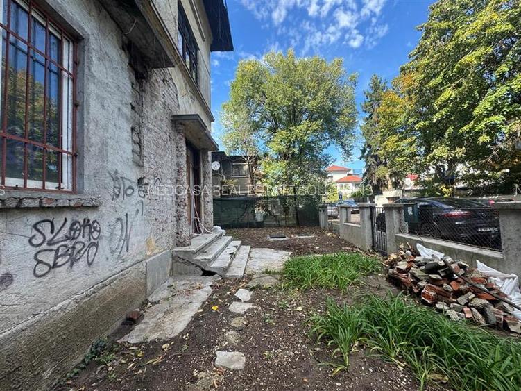 PROPRIETATE DE VANZARE DOMENII - TEREN 220 MP - 165 MP UTILI - 2