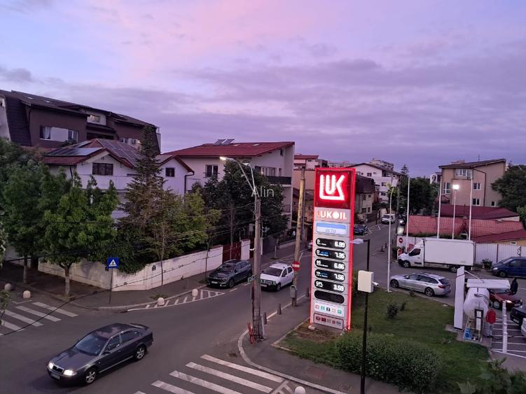 Spatiu str Alunisului cu Peroni .etajul 1 - 3