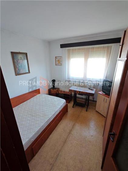 EXCLUSIVITATE! Apartament 3 camere cf 1 semidecomandat zona Micro 5 - 4
