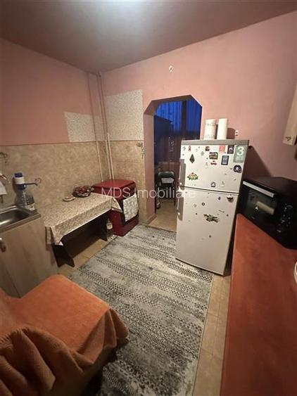 Decomandat, mobilat si utilat la etajul 3 - 5